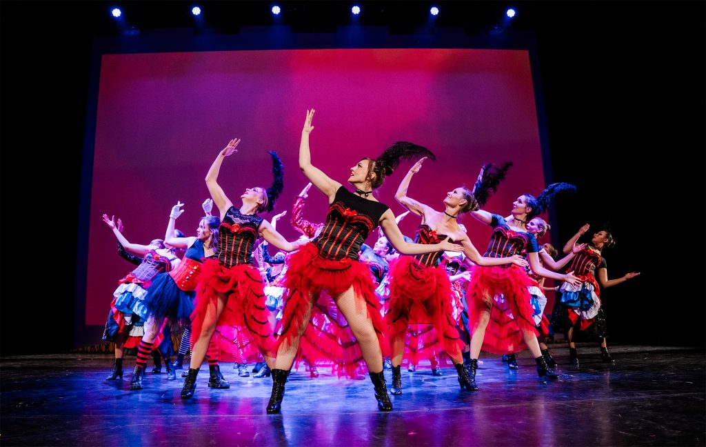 Szene 11 aus der Ballettaufführung Aristocats mit Besetzung A