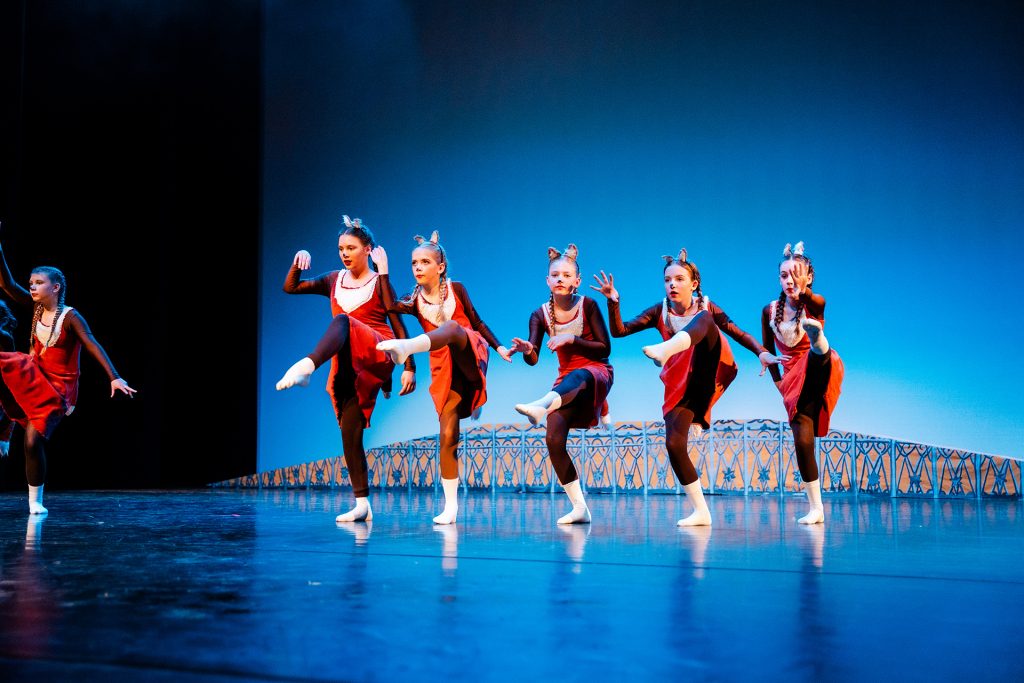 Szene 3 aus der Ballettaufführung Aristocats mit Besetzung B